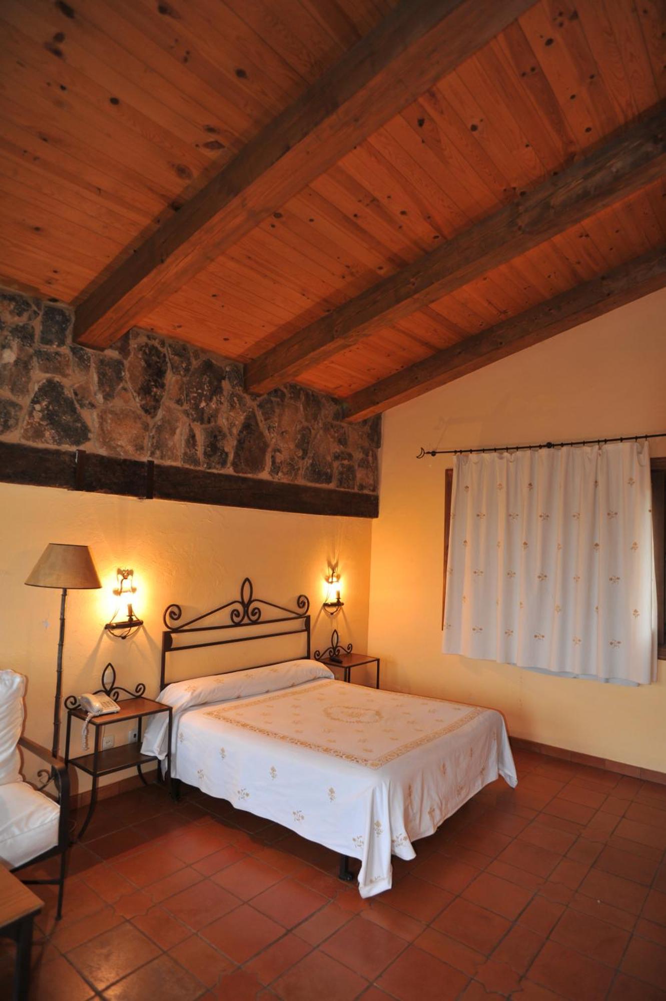 Hotel Rural Hosteria Fontivieja Losar De La Vera Bagian luar foto
