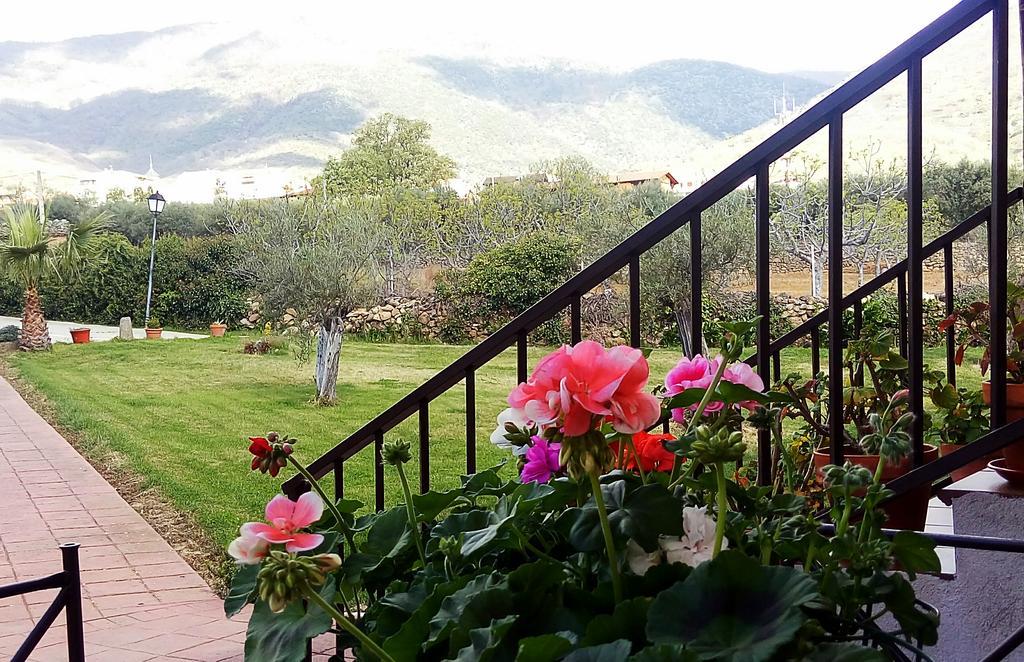 Hotel Rural Hosteria Fontivieja Losar De La Vera Bagian luar foto