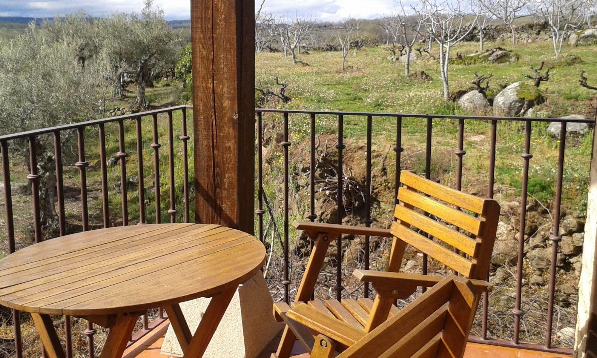 Hotel Rural Hosteria Fontivieja Losar De La Vera Bagian luar foto