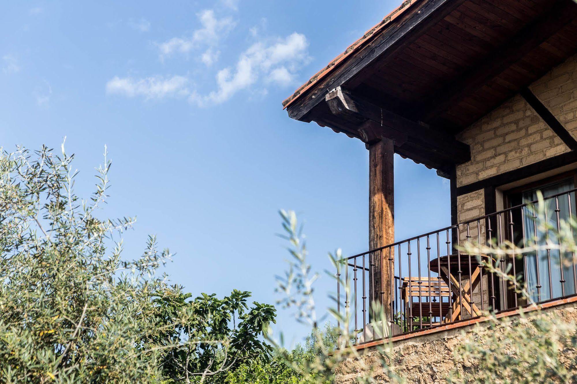 Hotel Rural Hosteria Fontivieja Losar De La Vera Bagian luar foto