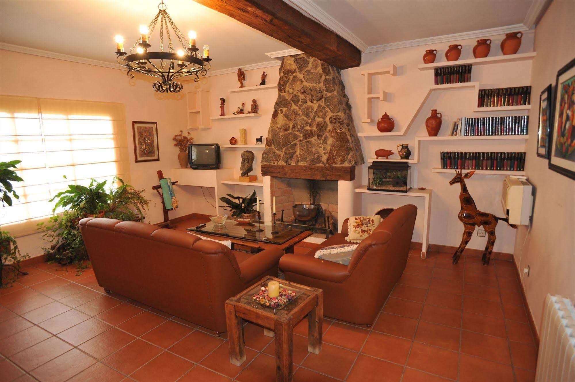 Hotel Rural Hosteria Fontivieja Losar De La Vera Bagian luar foto